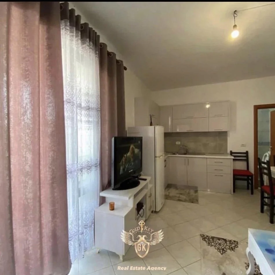 Durres, jepet me qera apartament 1+1+Ballkon Kati 10, 71 m² 299 € (RROTA KUQE)