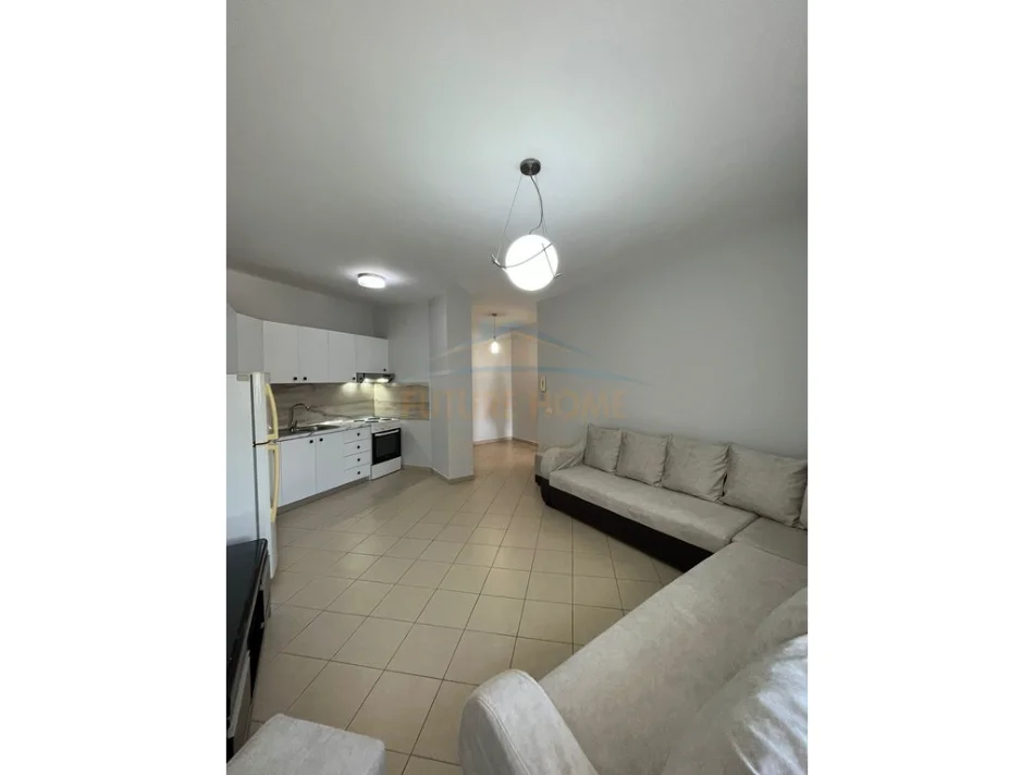 Tirane, jepet me qera apartament 1+1+Ballkon Kati 5, 71 m² 530 € (Don Bosko)