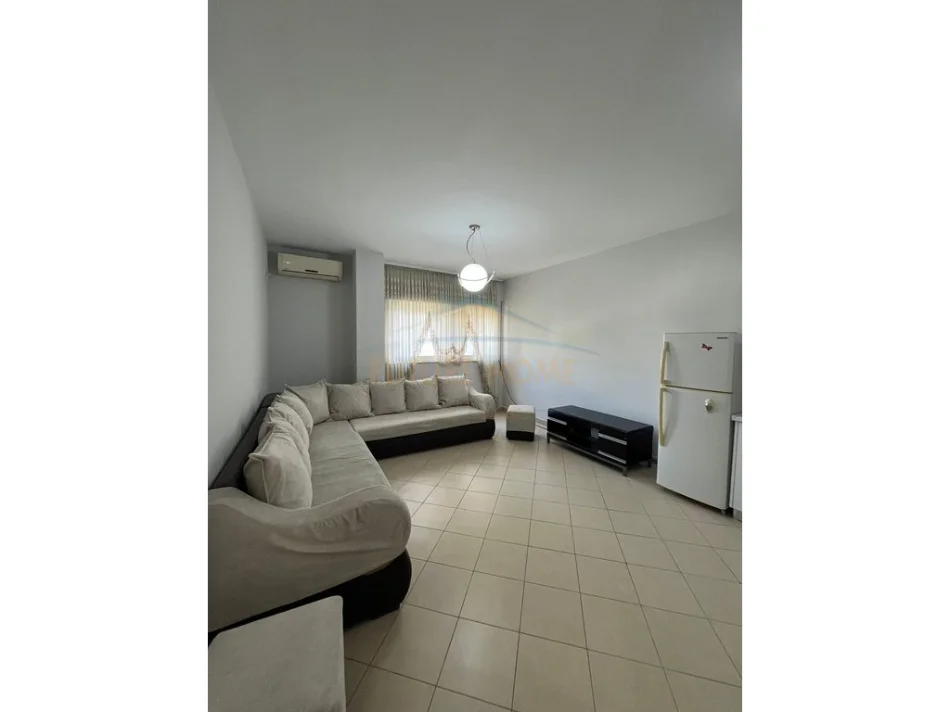 Tirane, jepet me qera apartament 1+1+Ballkon Kati 5, 71 m² 530 € (Don Bosko)