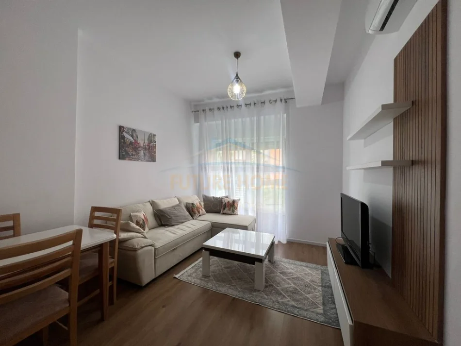 Tirane, jepet me qera apartament 1+1+Ballkon Kati 2, 60 m² 400 € (Kompleksi Kadiu)