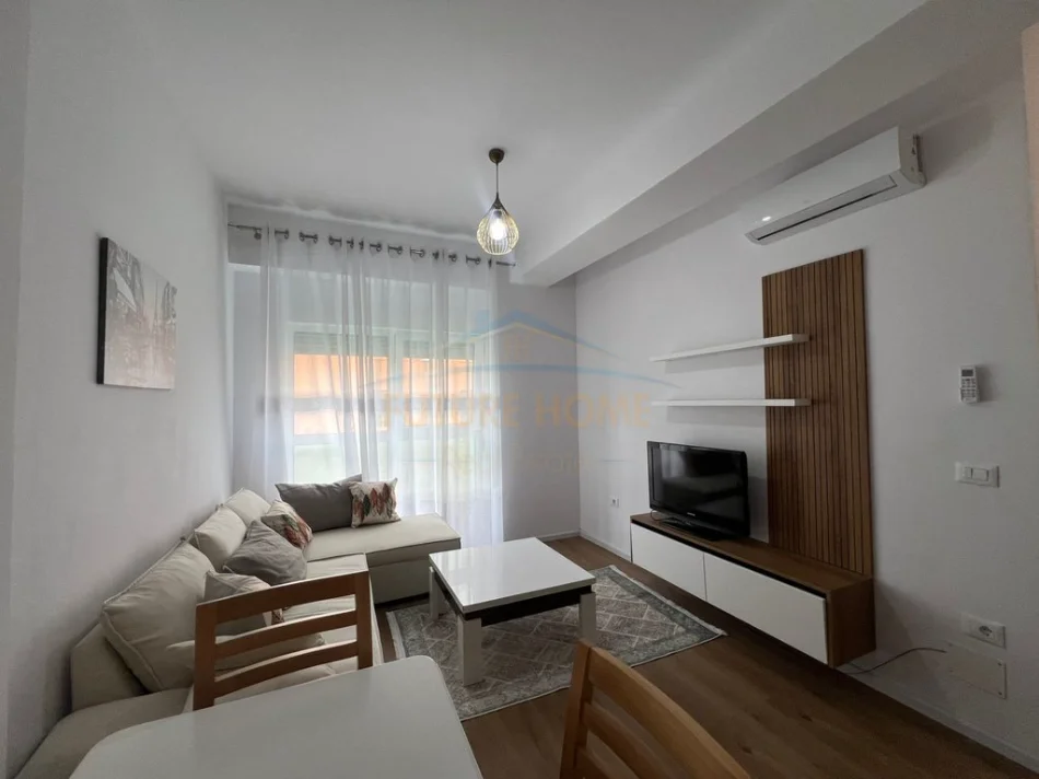 Tirane, jepet me qera apartament 1+1+Ballkon Kati 2, 60 m² 400 € (Kompleksi Kadiu)