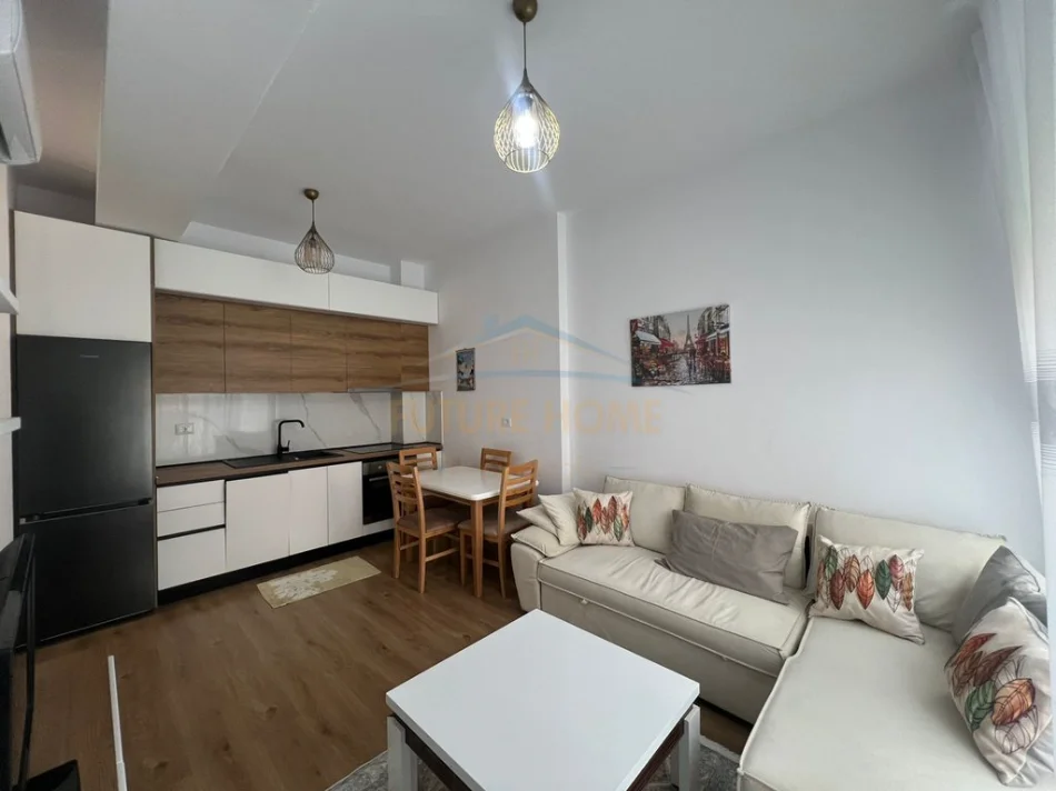 Tirane, jepet me qera apartament 1+1+Ballkon Kati 2, 60 m² 400 € (Kompleksi Kadiu)
