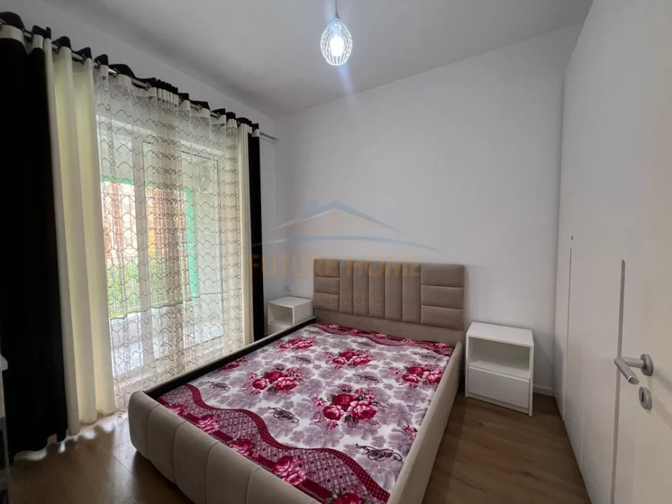 Tirane, jepet me qera apartament 1+1+Ballkon Kati 2, 60 m² 400 € (Kompleksi Kadiu)