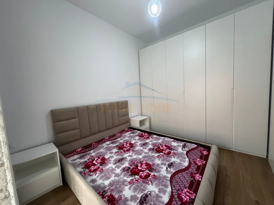 Tirane, jepet me qera apartament 1+1+Ballkon Kati 2, 60 m² 400 € (Kompleksi Kadiu)