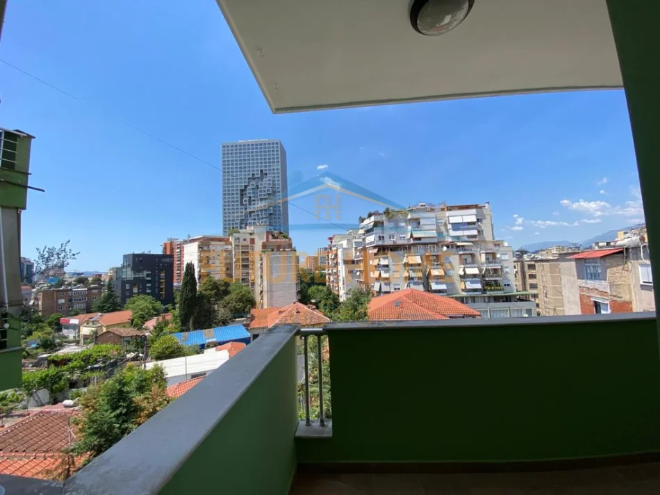 Tirane, jepet me qera zyre Kati 4, 150 m² 1.000 € (Rruga e Elbasanit)