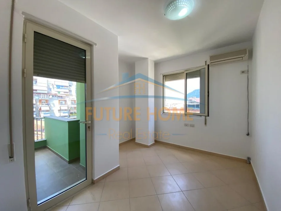 Tirane, jepet me qera zyre Kati 4, 150 m² 1.000 € (Rruga e Elbasanit)