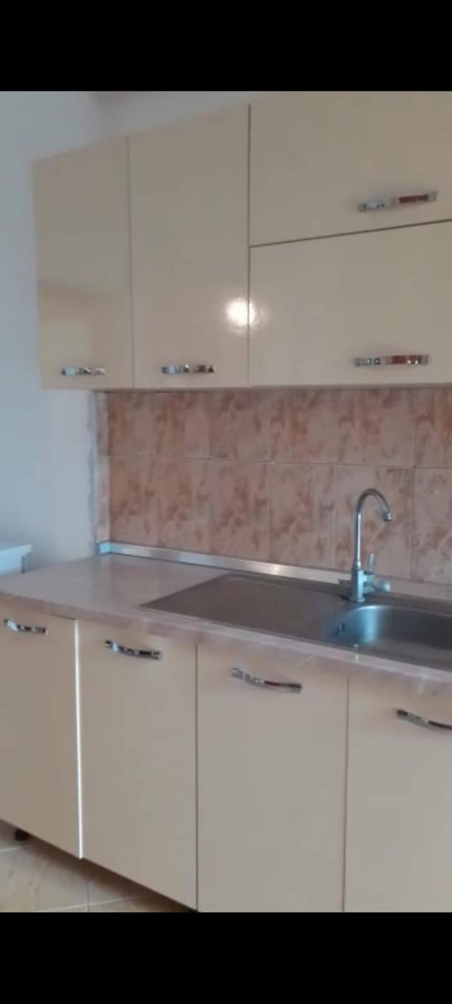 Tirane, jepet me qera apartament 1+1+A+BLK Kati 1, 70 m² 17.000 Leke (NIKO AVRAMI)