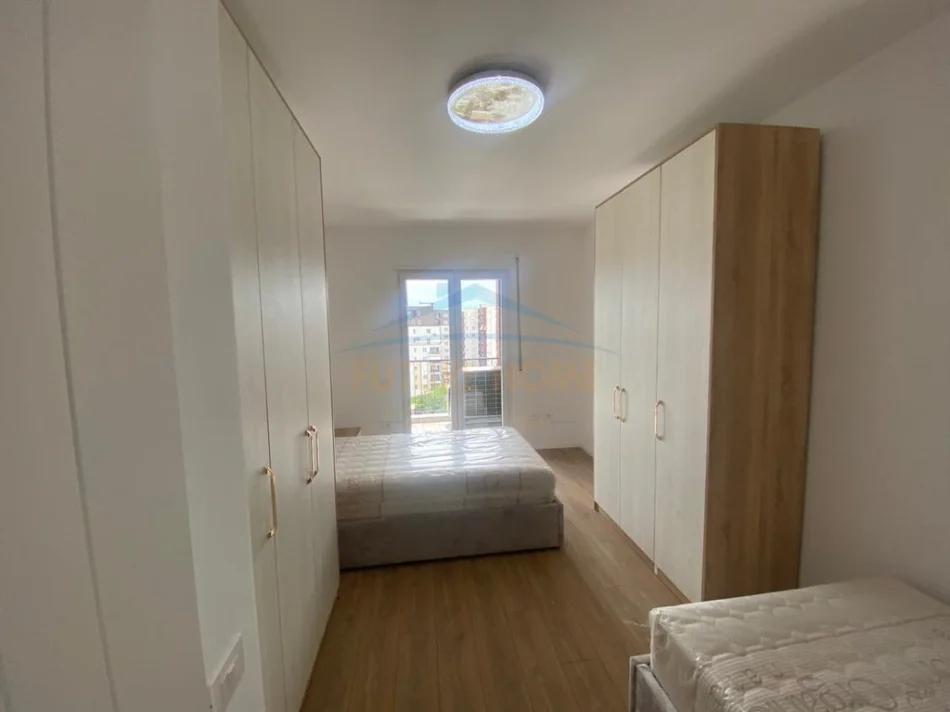 Tirane, jepet me qera apartament 2+1+2,  Kati 7, 133 m² 500 € (Kamez)