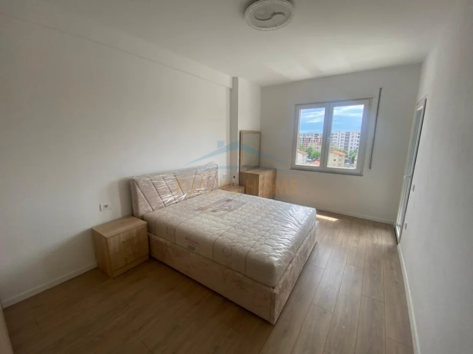 Tirane, jepet me qera apartament 2+1+2,  Kati 7, 133 m² 500 € (Kamez)