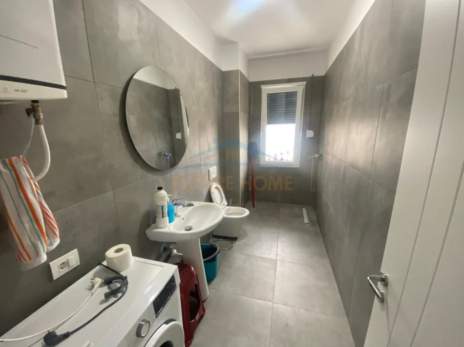 Tirane, jepet me qera apartament 2+1+2,  Kati 7, 133 m² 500 € (Kamez)