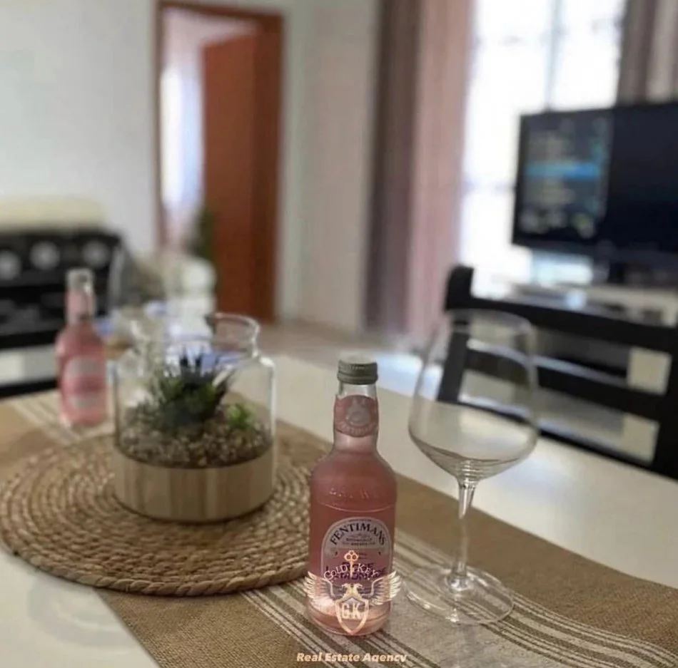 Durres, jepet me qera apartament 1+1+Ballkon Kati 10, 71 m² 299 € (RROTA KUQE)