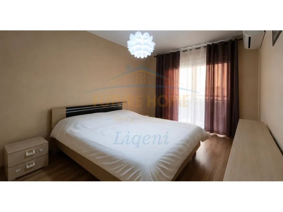 Tirane, shes apartament 2+1+Ballkon Kati 7, 100 m² 320.000 € (Rruga e Durresit)