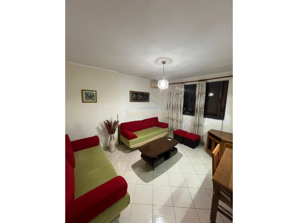 Tirane, jepet me qera apartament 1+1 Kati 5, 55 m² 300 € (Shkoze)