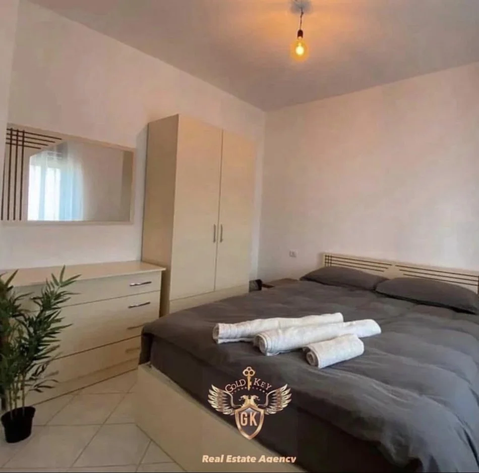 Durres, jepet me qera apartament 1+1+Ballkon Kati 10, 71 m² 299 € (RROTA KUQE)