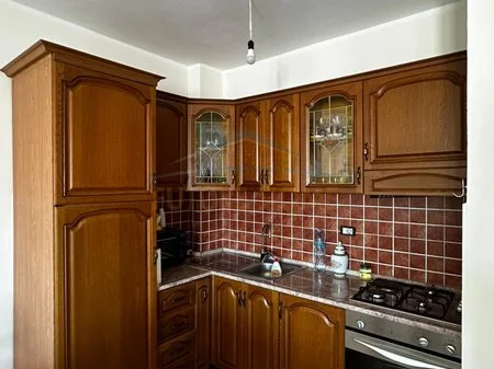 Durres, jepet me qera apartament 2+1 Kati 6, 92 m² 350 € 