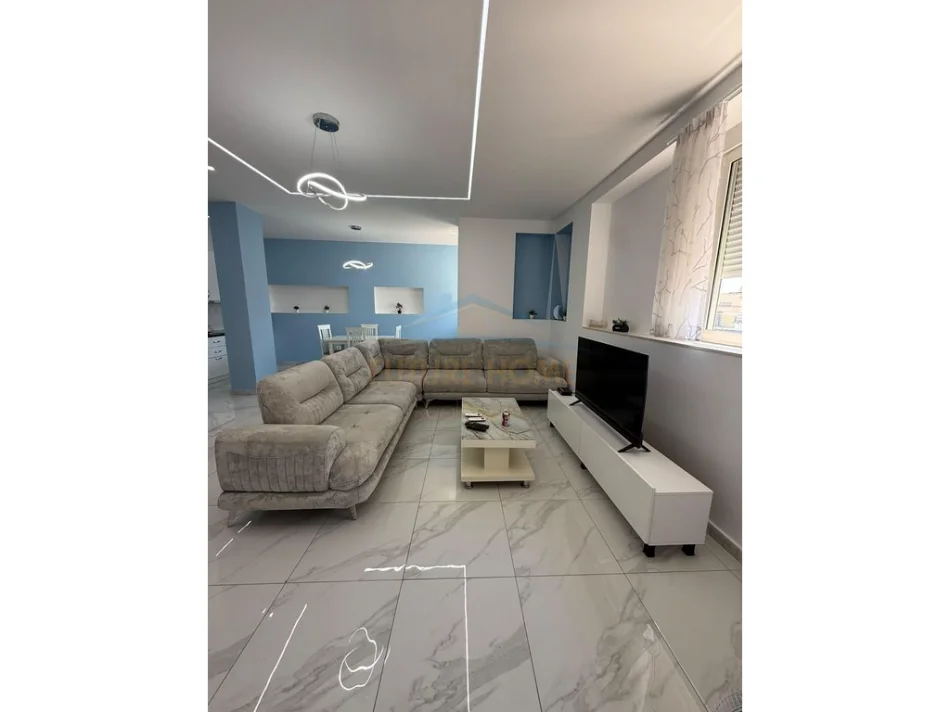Tirane, jepet me qera apartament 1+1+Post Parkimi+Ballkon Kati 9, 87 m² 680 € (Siri Kodra)