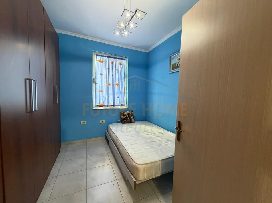 Tirane, jepet me qera apartament 2+1 Kati 1, 90 m² 52.000 Leke (Ali Demi, rruga Idriz Dollaku)