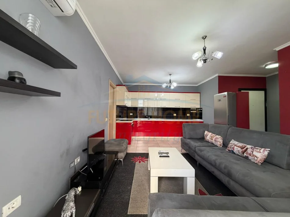 Tirane, jepet me qera apartament 2+1+Aneks+Ballkon Kati 1, 91 m² 550 € 