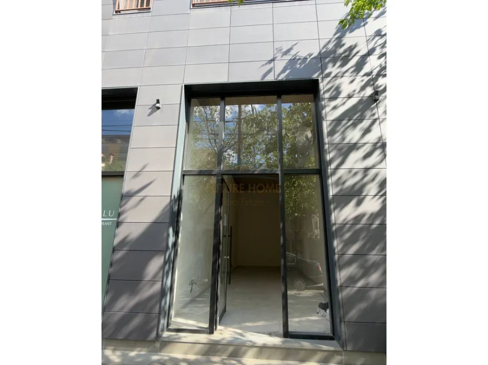 Tirane, jepet me qera ambjent biznesi Kati 0, 42 m² 1.000 € (Tefta Tashko Koco)