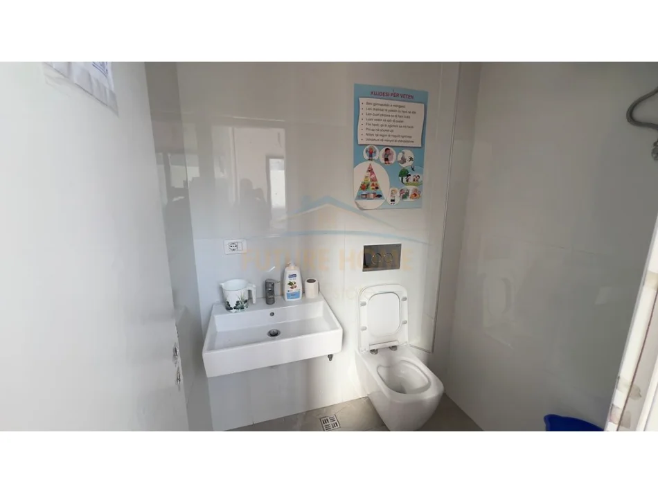 Tirane, jepet me qera ambjent biznesi Kati 0, 70 m² 700 € (Medrese)