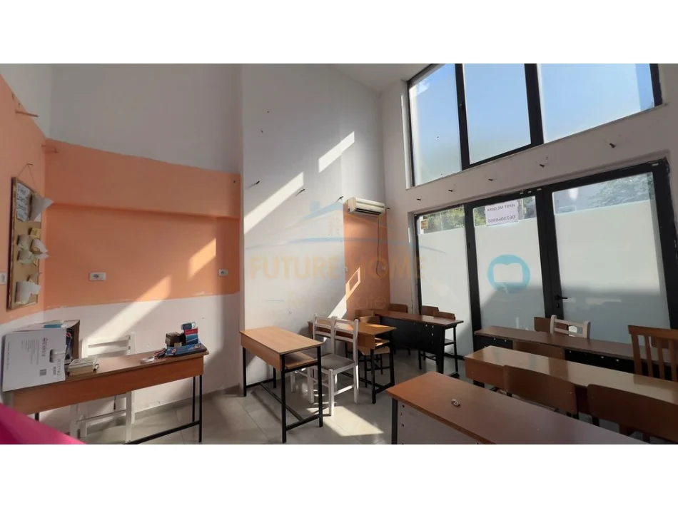 Tirane, jepet me qera ambjent biznesi Kati 0, 70 m² 700 € (Medrese)