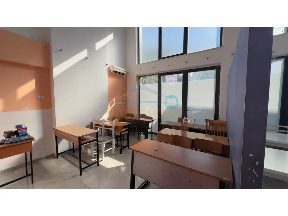 Tirane, jepet me qera ambjent biznesi Kati 0, 70 m² 700 € (Medrese)