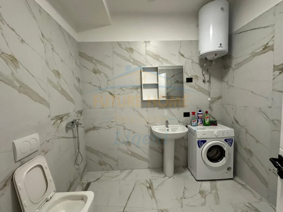 Tirane, jepet me qera apartament 1+1+Ballkon Kati 3, 77 m² 500 € (Paskuqan)