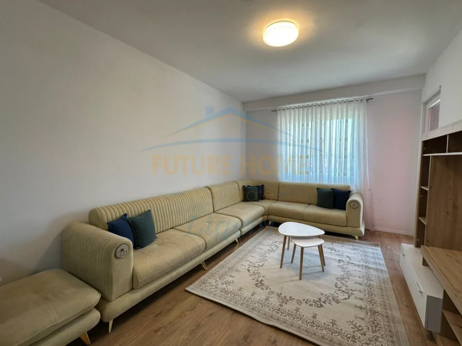 Tirane, jepet me qera apartament 1+1+Ballkon Kati 3, 77 m² 500 € (Paskuqan)