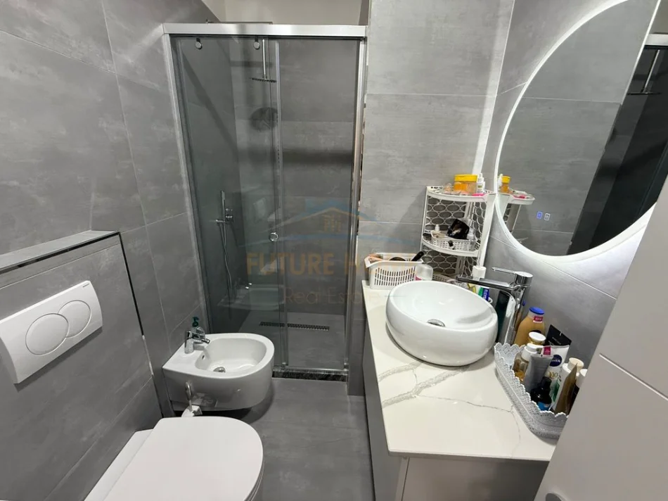 Tirane, shitet apartament 1+1+Ballkon Kati 5, 65 m² 105.000 € (jaho residenc)
