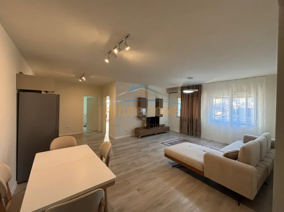 Tirane, jepet me qera apartament 2+1 Kati 2, 93 m² 650 € (RRUGA DRITAN HOXHA)