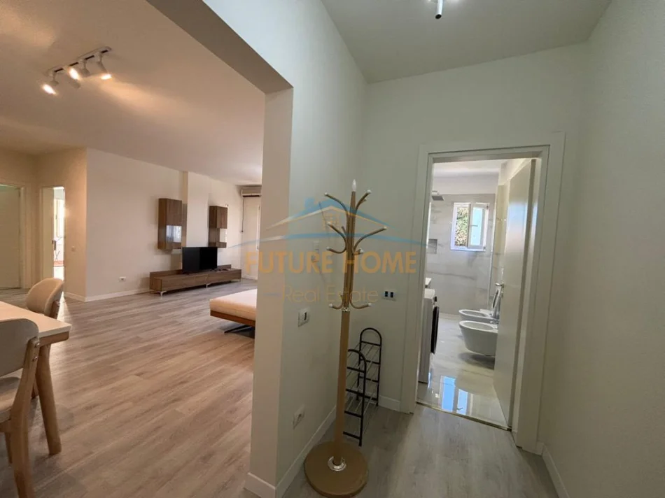 Tirane, jepet me qera apartament 2+1+Ballkon Kati 2, 93 m² 650 € (Zoja e Keshillit te mire)