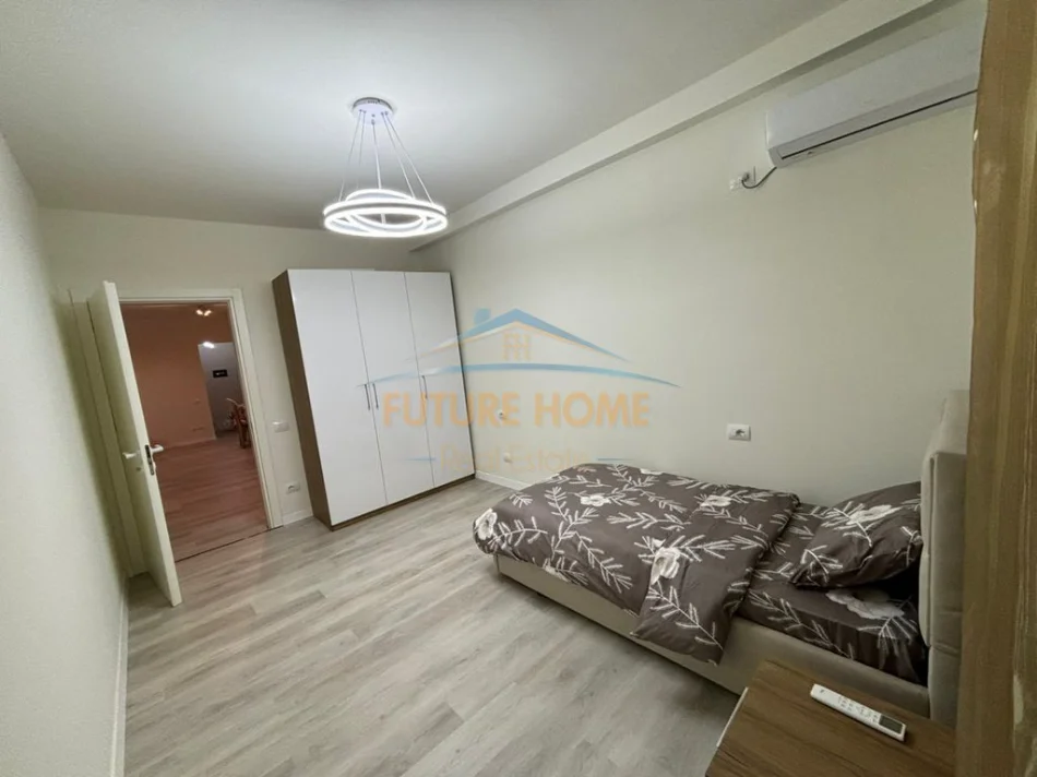 Tirane, jepet me qera apartament 2+1+Ballkon Kati 2, 93 m² 650 € (Zoja e Keshillit te mire)