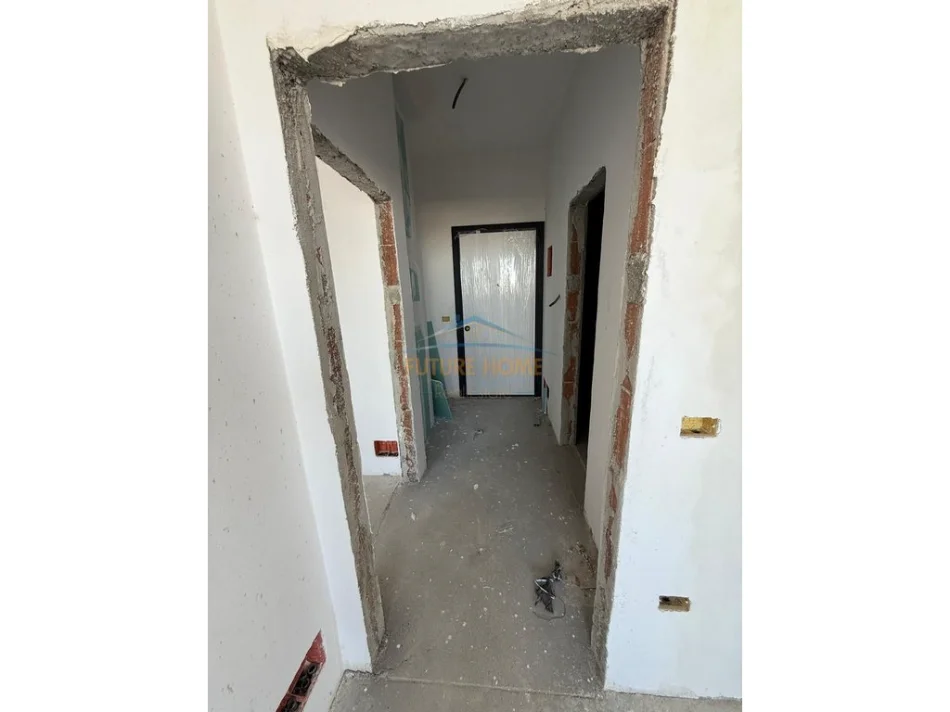 Tirane, shitet apartament 1+1 Kati 8, 67 m² 206.000 € (Square21,Rruga e Kavajes,)