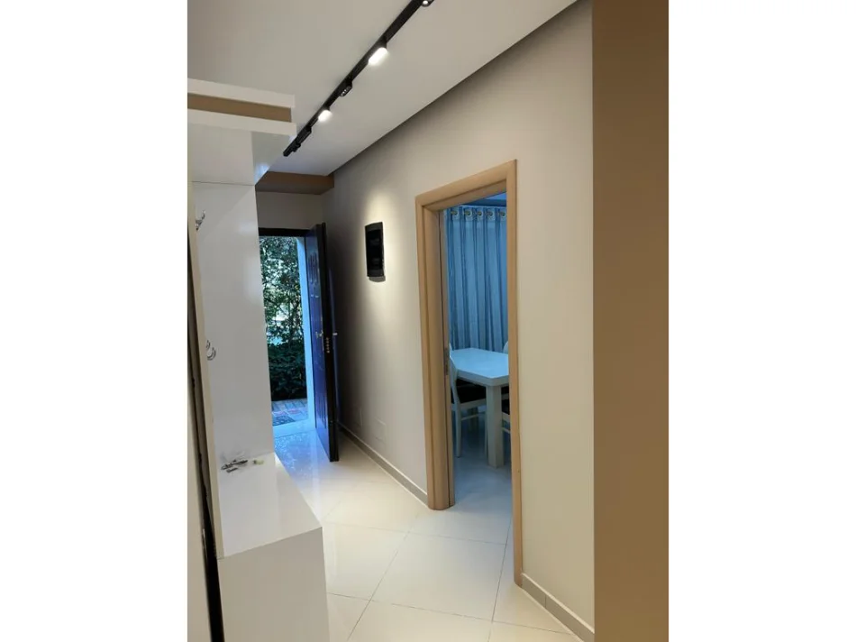 Tirane, jepet me qera apartament duplex Dublex Kati 1, 142 m² 1.500 € (Kodra e Diellit 1)