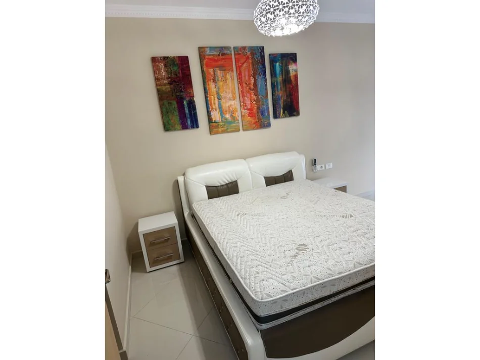 Tirane, shitet apartament 3+1 Kati 0,