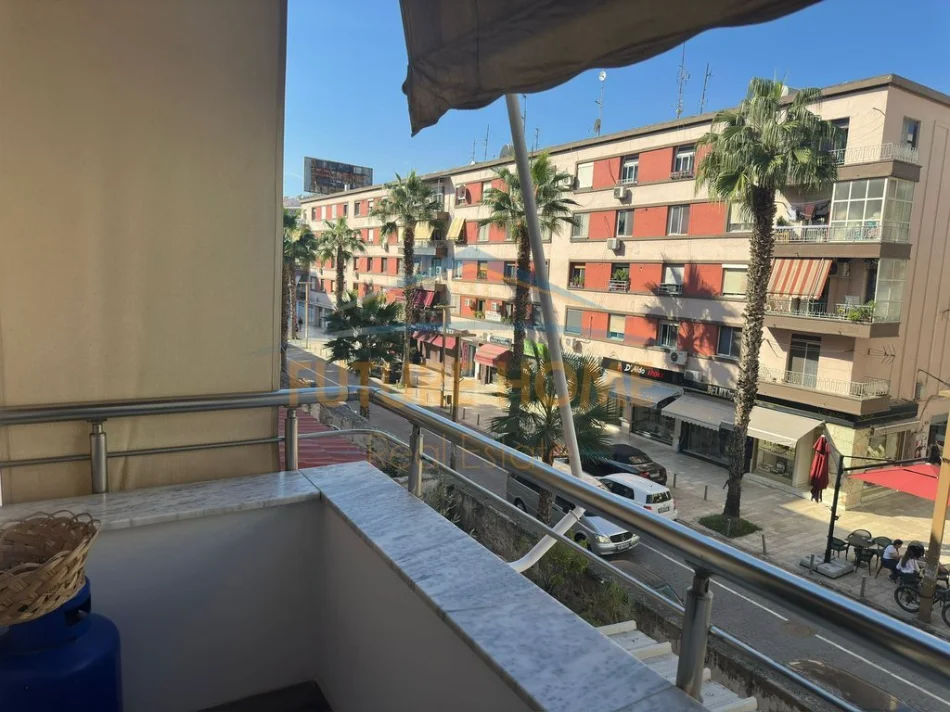 0697048063   Qira , Apartament , Bulevardi Kryesor , Durres