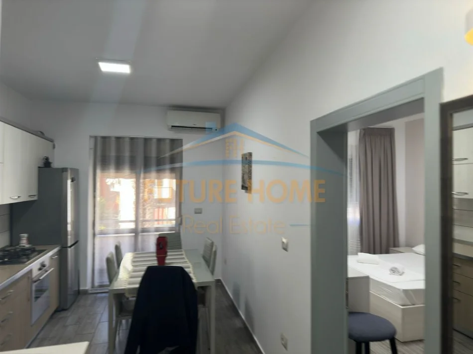 0697048063   Qira , Apartament , Bulevardi Kryesor , Durres