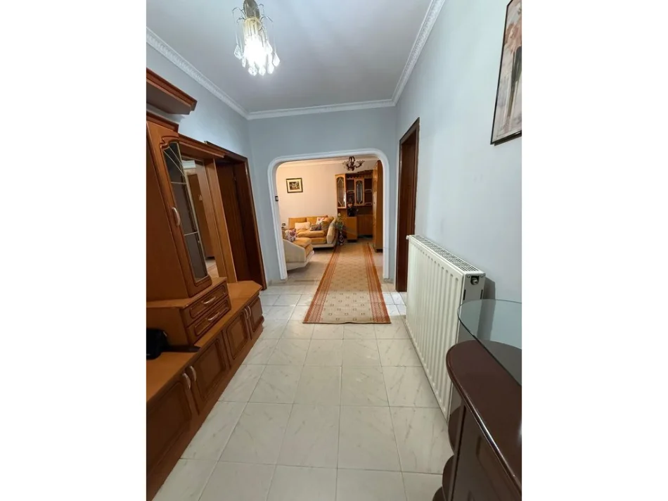 Tirane, jepet me qera apartament 2+1 Kati 4, 83 m² 700 € (Bulevardi Zhan D'Ark)