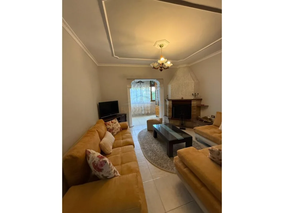 Tirane, jepet me qera apartament 2+1 Kati 4, 83 m² 700 € (Bulevardi Zhan Dark)