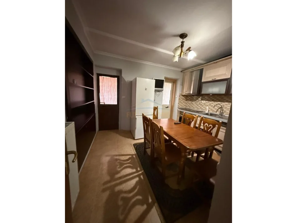 Tirane, jepet me qera apartament 2+1 Kati 4, 83 m² 700 € (Bulevardi Zhan Dark)