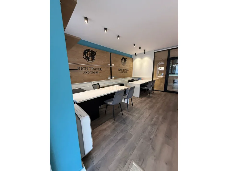 Tirane, jepet me qera zyre Kati 0, 58 m² 800 € (Brryli)