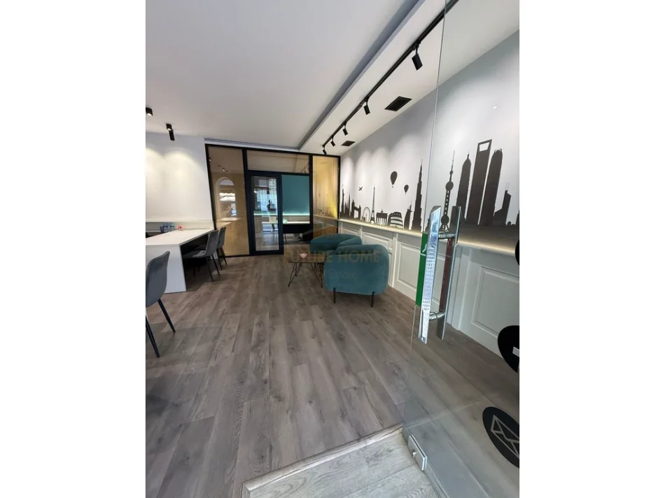 Tirane, jepet me qera zyre Kati 0, 58 m² 800 € (Brryli)