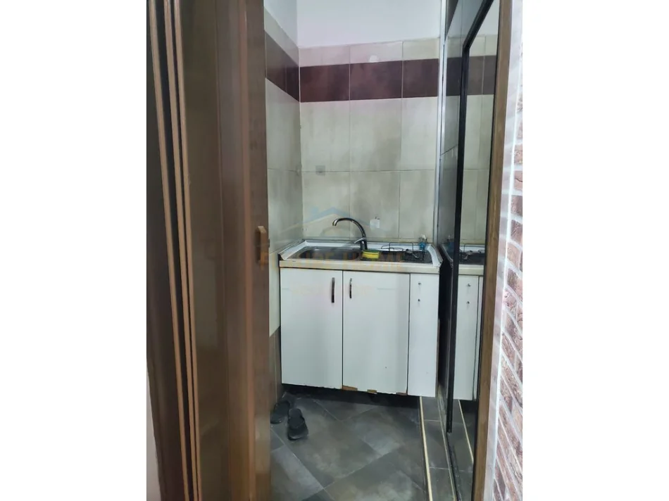 jap me qera zyre Kati 2, 24 m² 320 € (STACIONII I TRENIT)