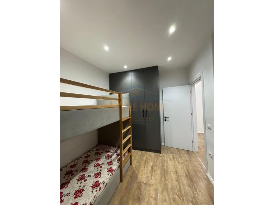 Tirane, jepet me qera apartament 2+1 Kati 4, 74 m² 500 € (Paskuqan)