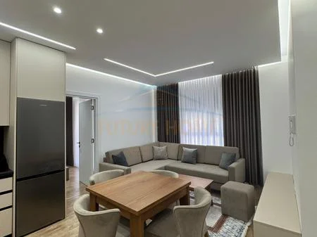 Tirane, jepet me qera apartament 2+1+Ballkon Kati 4, 74 m² 500 € (Paskuqan)
