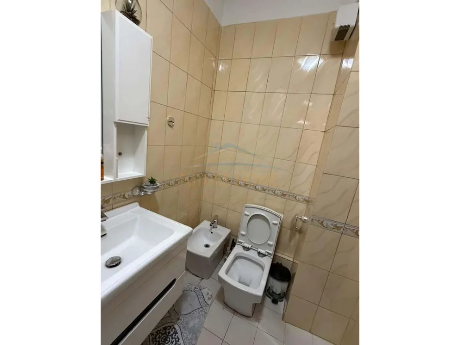Tirane, jepet me qera apartament 1+1 Kati 6, 51 m² 450 € (yzberisht)