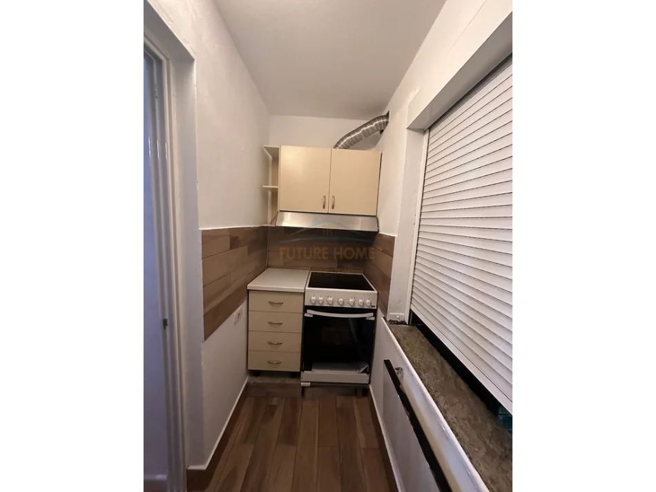 Tirane, jepet me qera apartament 2+1 Kati 2, 74 m² 700 € (Pallatet Shallvare, Tiranë)