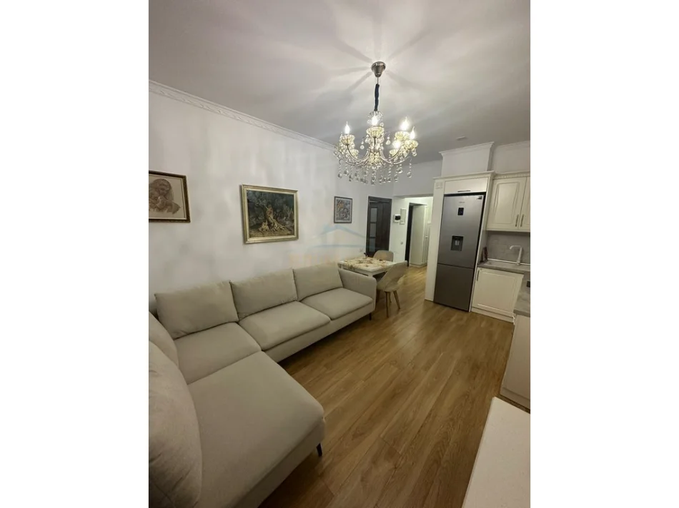 Tirane, jepet me qera apartament 2+1+Ballkon Kati 2, 73 m² 701 € (Shallvare)
