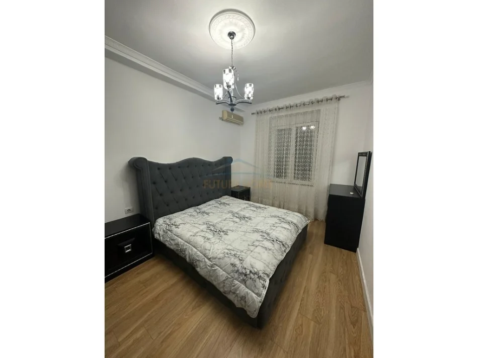 Tirane, jepet me qera apartament 2+1+Ballkon Kati 2, 72 m² 700 € (Qender)