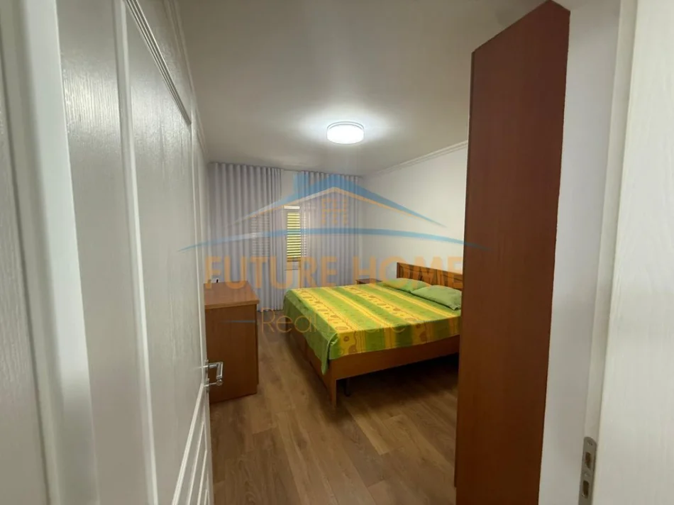Tirane, jepet me qera apartament 2+1 Kati 3, 110 m² 840 € (Stadiumi Dinamo)